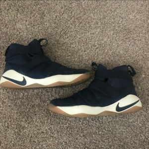 Nike lebron soldier 11